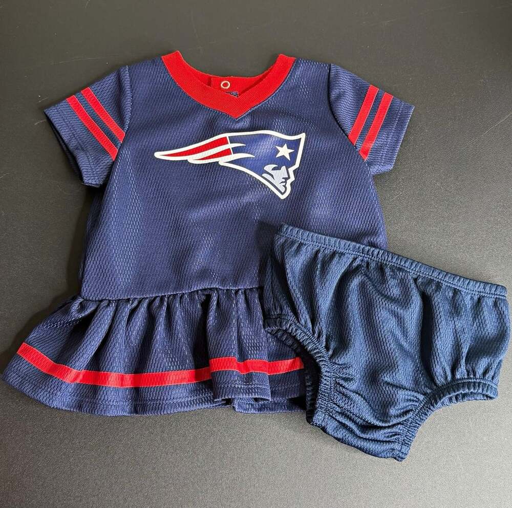 NFL Team Apparel New England Patriots Logo Dress & Diaper Cover 2-Piece 0-3M
